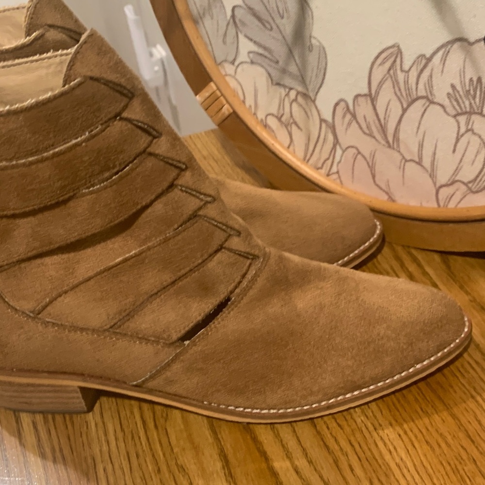 A Rider Girl Suede Ankle Boots - Picture 7 of 11